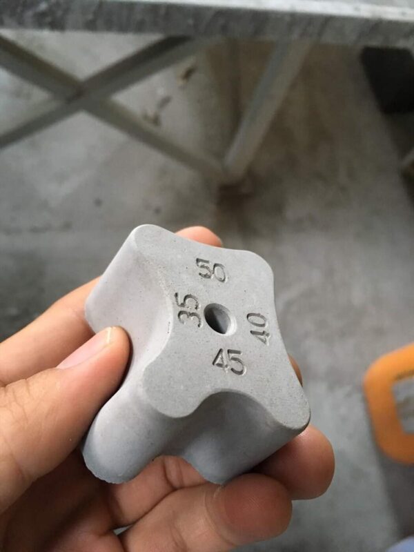 Khuôn đúc con kê bê tông D20